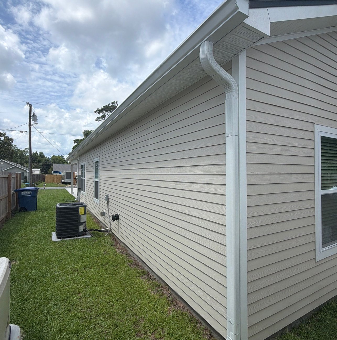 Clean gutter on a Madison, FL home