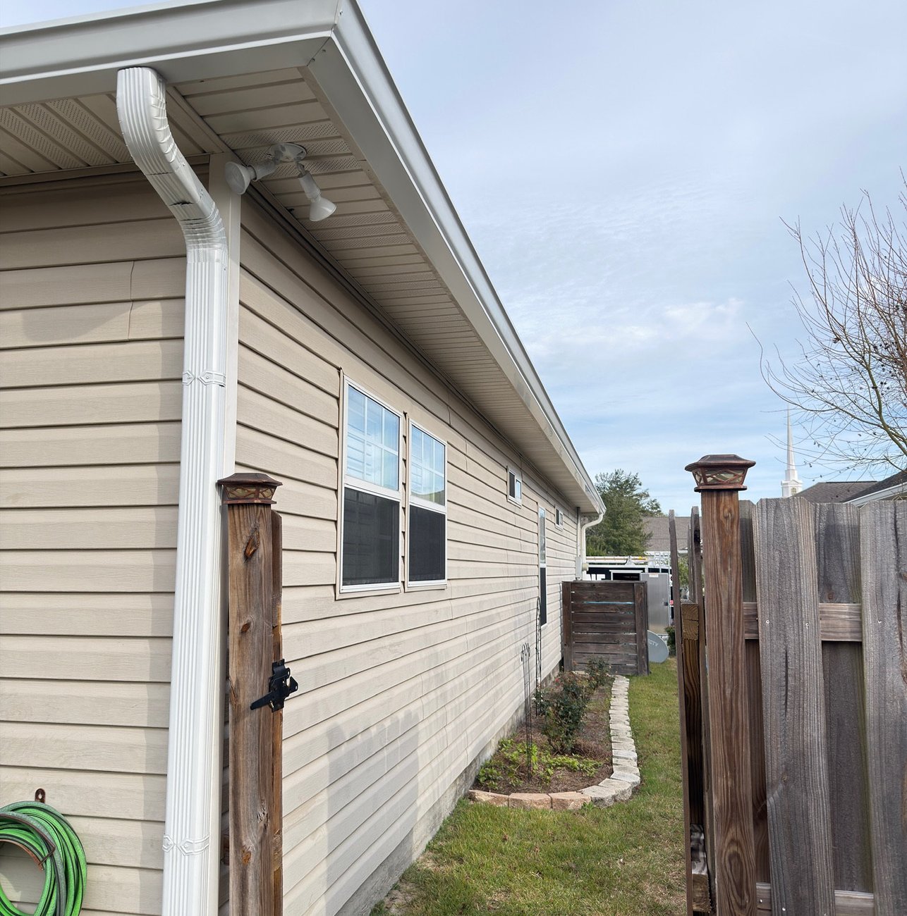 Seamless gutter fabricated on site for a Tallahassee, FL home
