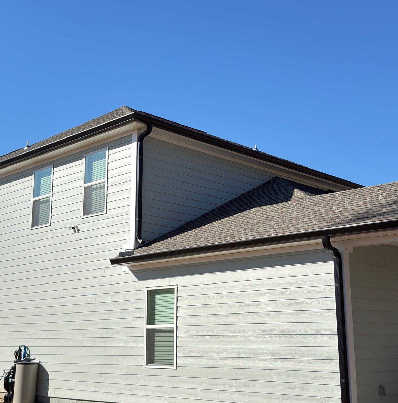 Clean gutter on a Bainbridge, GA home