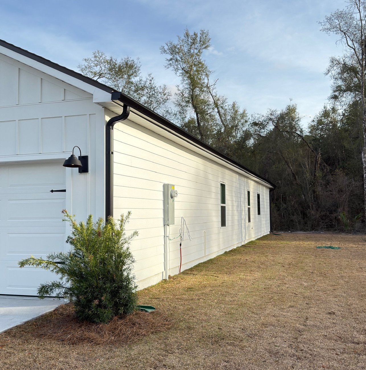 Clean gutter on a Sopchoppy, FL home
