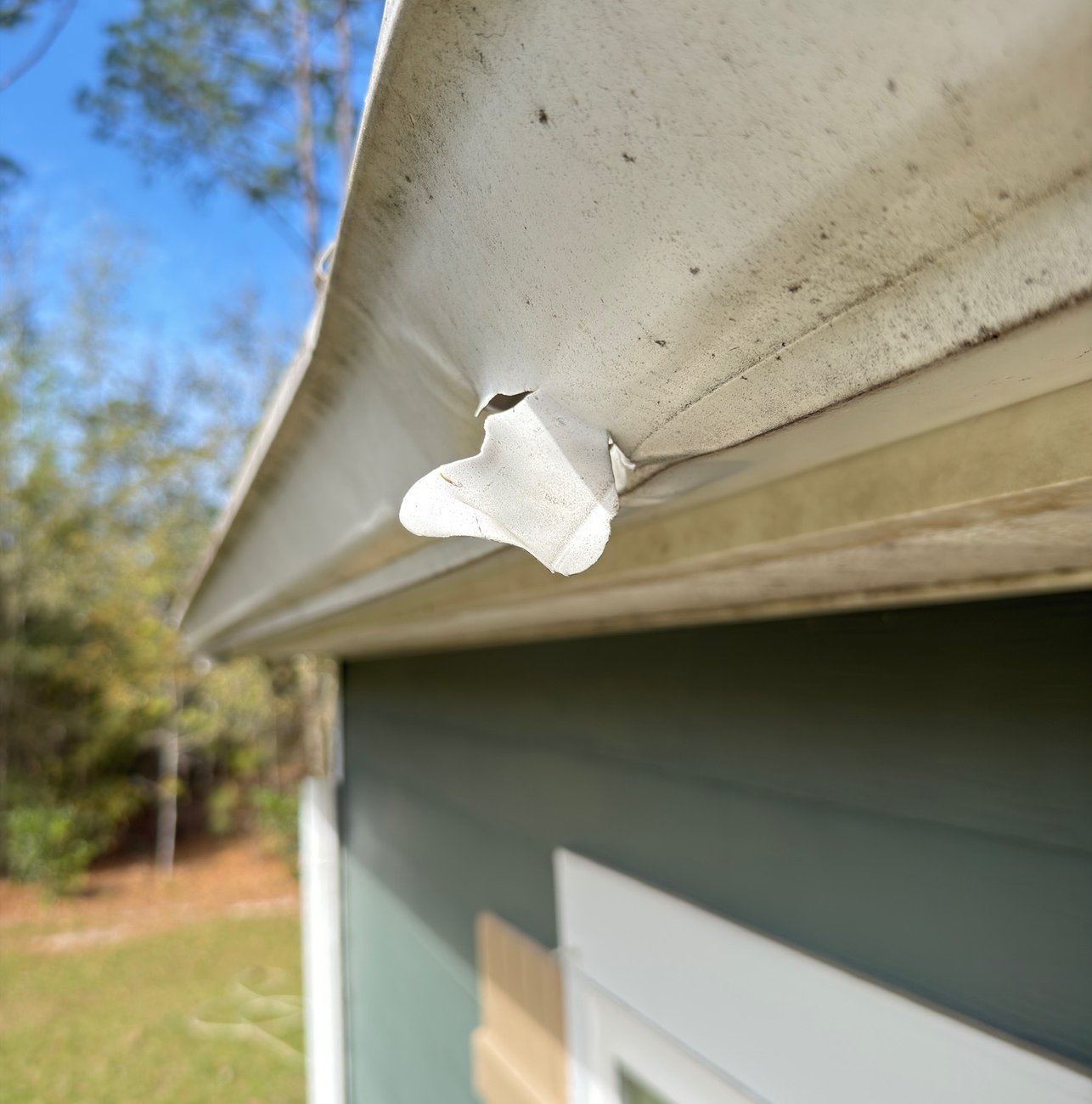Gutter repair completed on a Sopchoppy, FL home